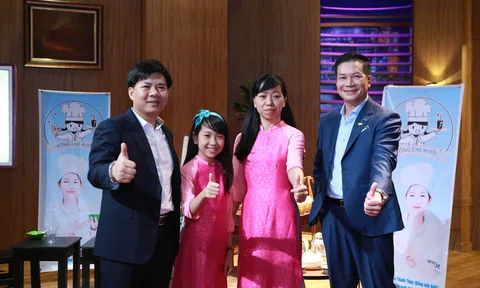 Tranh cãi xung quanh chuyện cô bé 11 tuổi với gánh chè bưởi được rót vốn 300 triệu